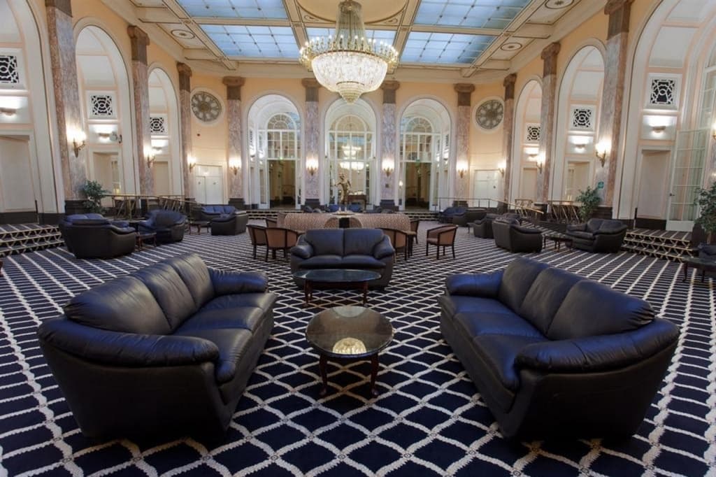 Adelphi Hotel