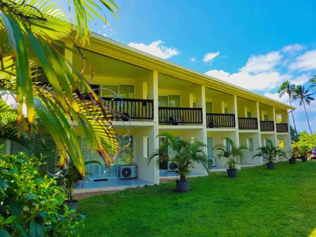 Club Raro Resort