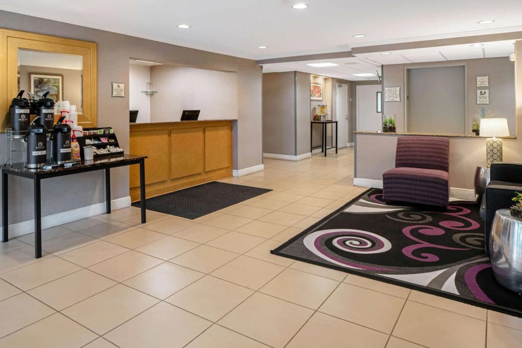 La Quinta Inn & Suites by Wyndham Naples East (I-75)