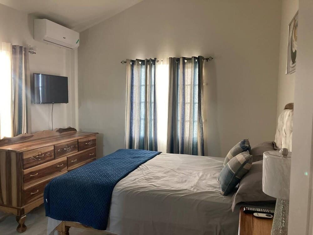 Immaculate 2-bed House in Discovery Bay