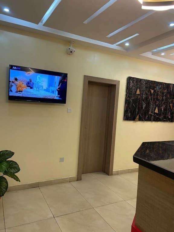 Mitos Luxury Suites -Bode Thomas