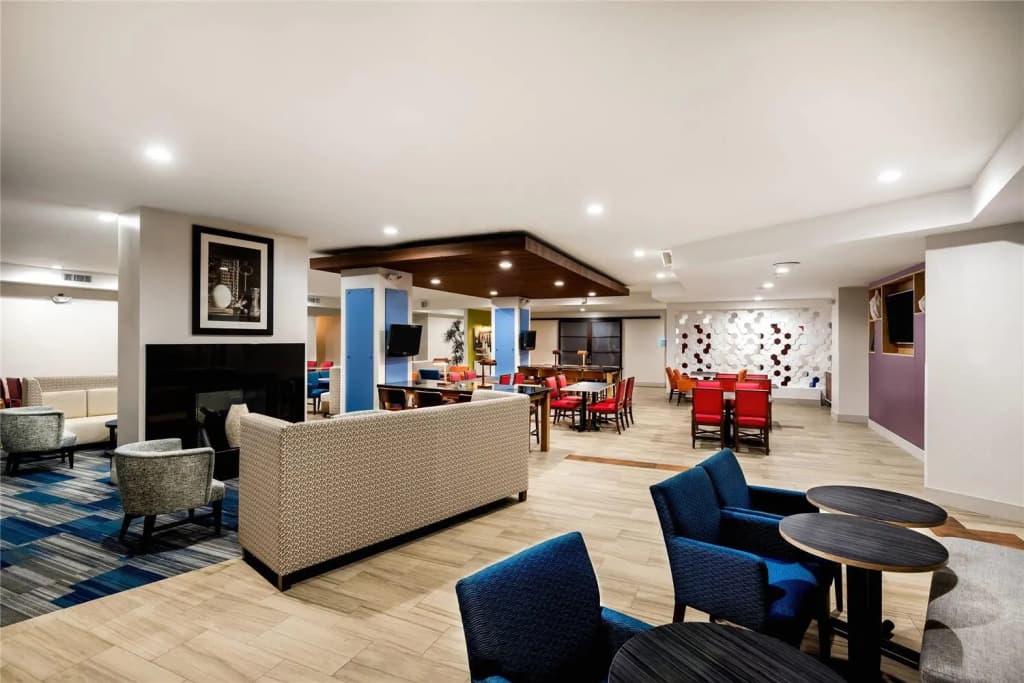 Country Inn & Suites by Radisson, Downtown Albany New York