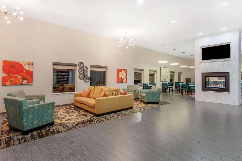 La Quinta Inn & Suites by Wyndham Rockford