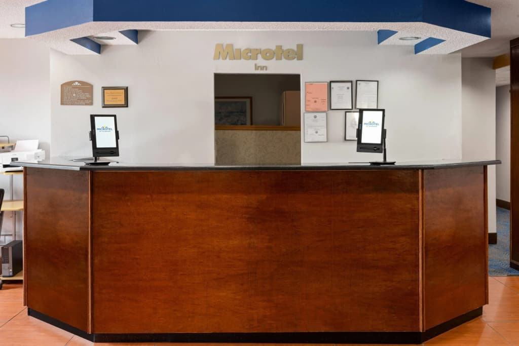 Microtel Inn by Wyndham Albany Airport