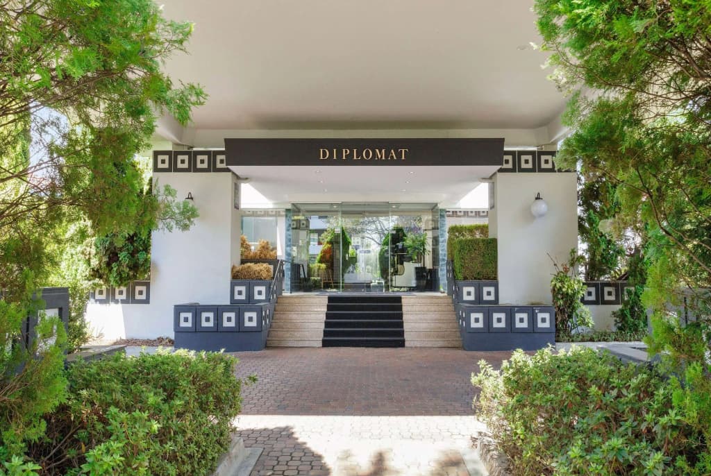 Ramada by Wyndham Diplomat Canberra
