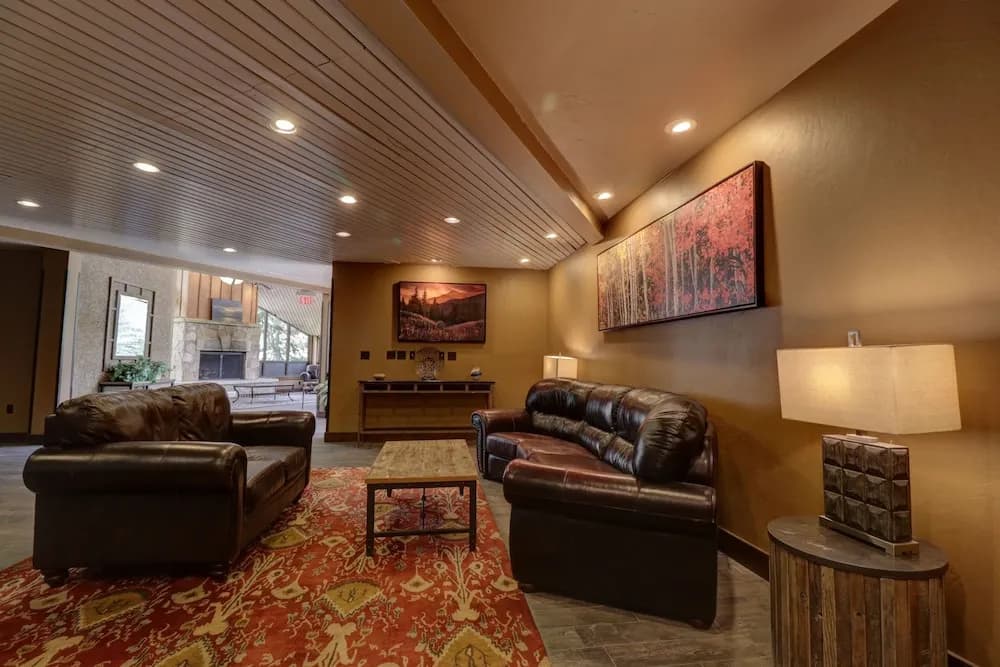 Perfectly Located Hotel Room, Steps to American Eagle chair - Ski-In Ski-Out Property - MP518H by RedAwning