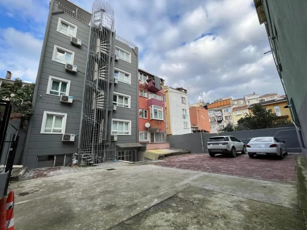 Elite Dumanlar, Istanbul