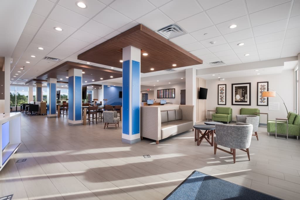 Holiday Inn Express & Suites Chicago - Hoffman Estates