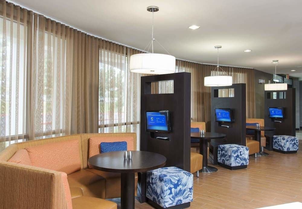 Courtyard San Antonio NorthStone Oak at Legacy