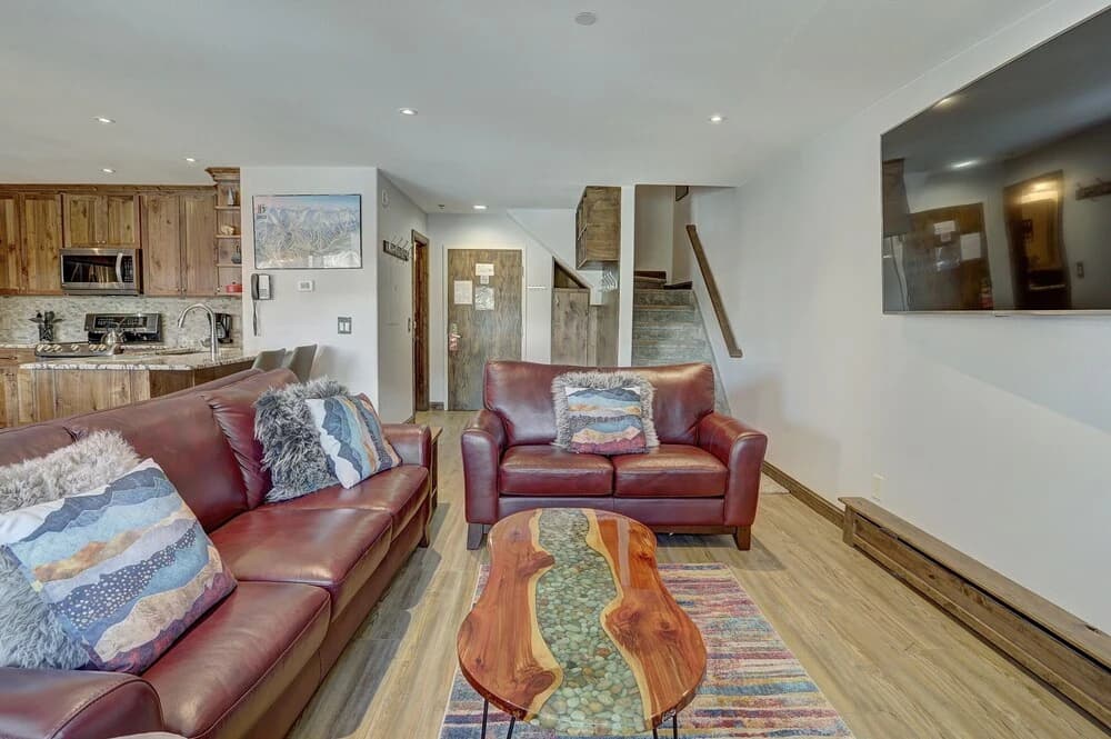 4br Renovated - Sleeps 12- Downtown Breck by RedAwning