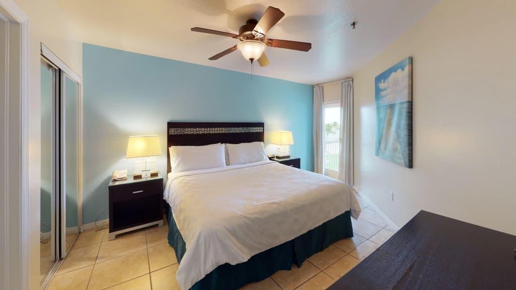 Holiday Inn Resort Grand Cayman by IHG