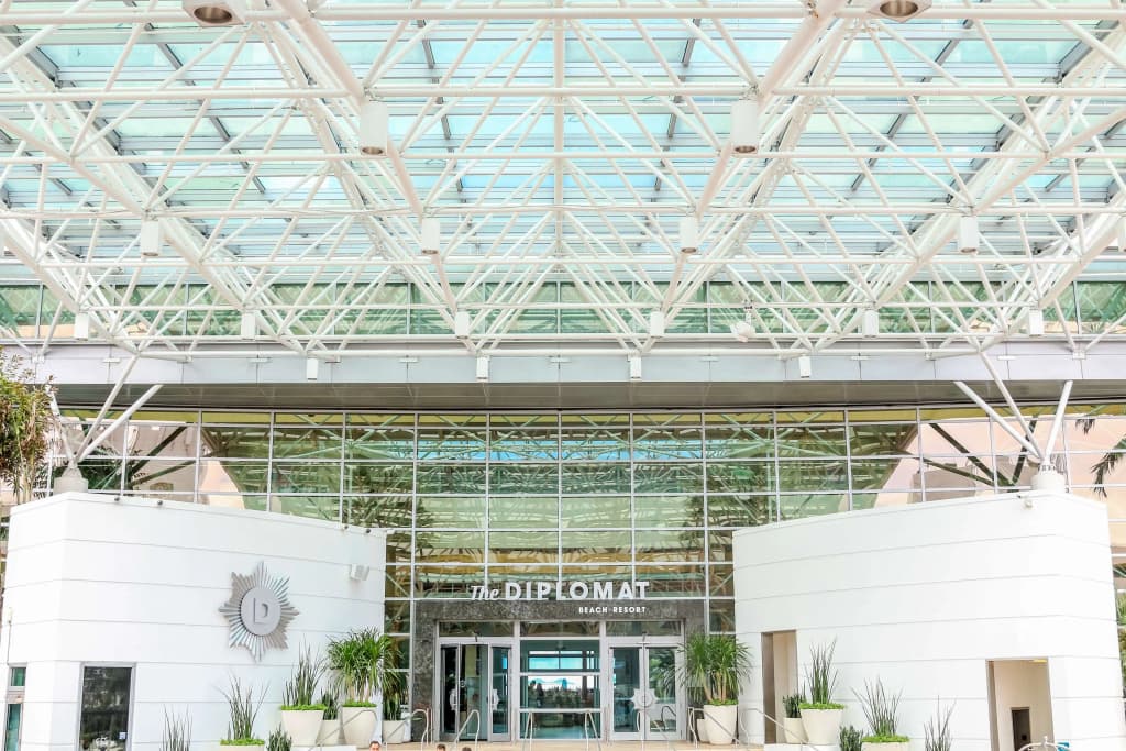 Signia by Hilton Diplomat Beach Resort