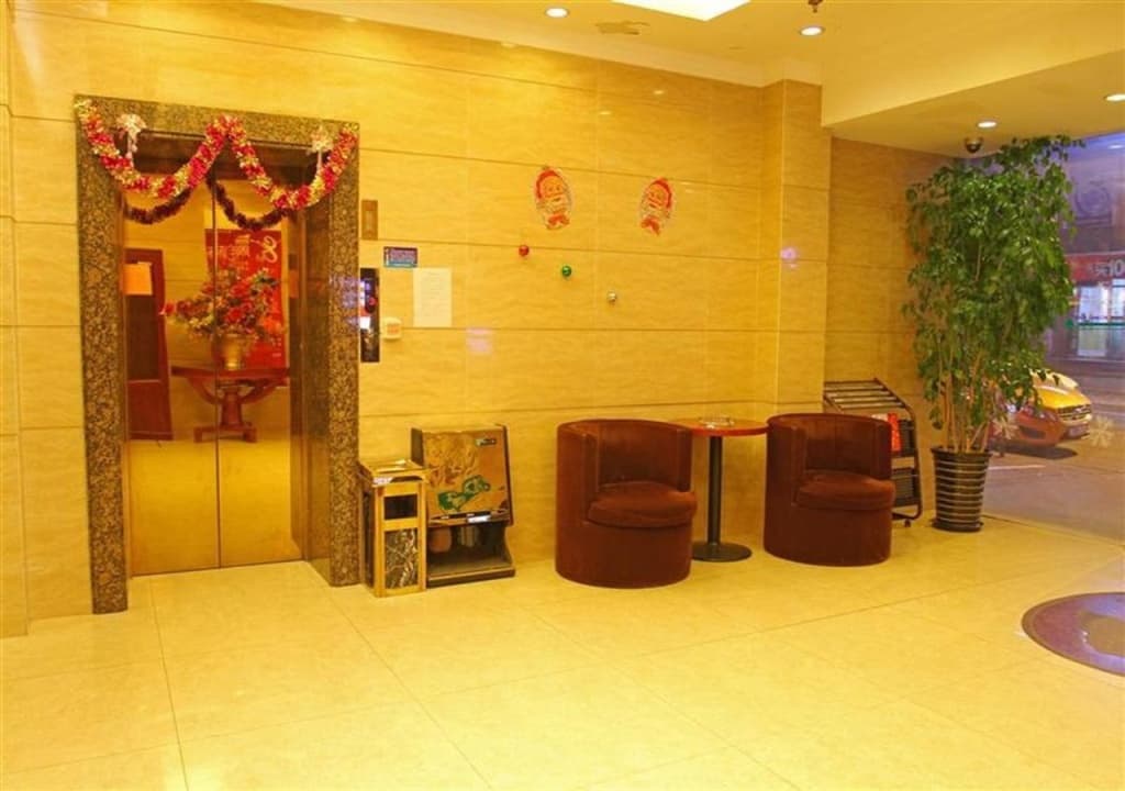 GreenTree Inn Express Shanghai Xuhui District Xujiahui Yishan Road Metro Station