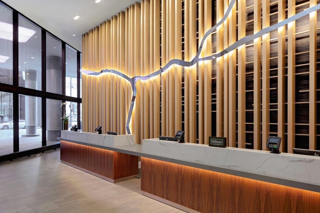 DoubleTree by Hilton Chicago - Magnificent Mile