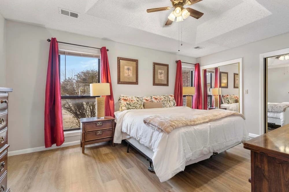 All Fore the Best - Onsite Amenities