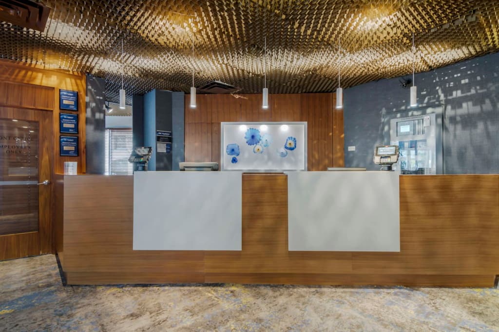 Best Western Premier Chateau Granville Hotel & Suites & Conf. Centre