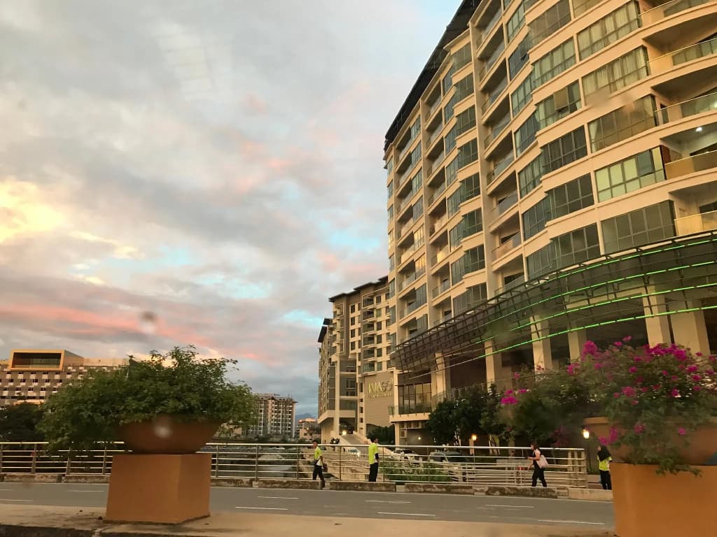 Sunset & Seaview Vacation Condo City Centre @ IMAGO Shopping Mall