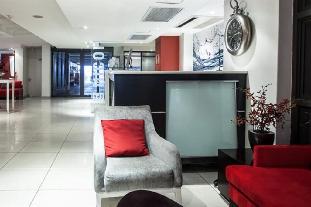 The Nicol Hotel and Apartments