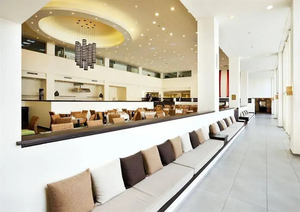 G Hotel