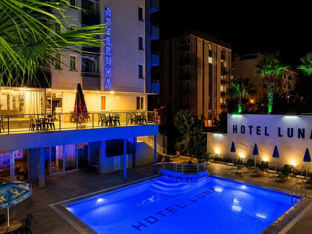 Luna Hotel