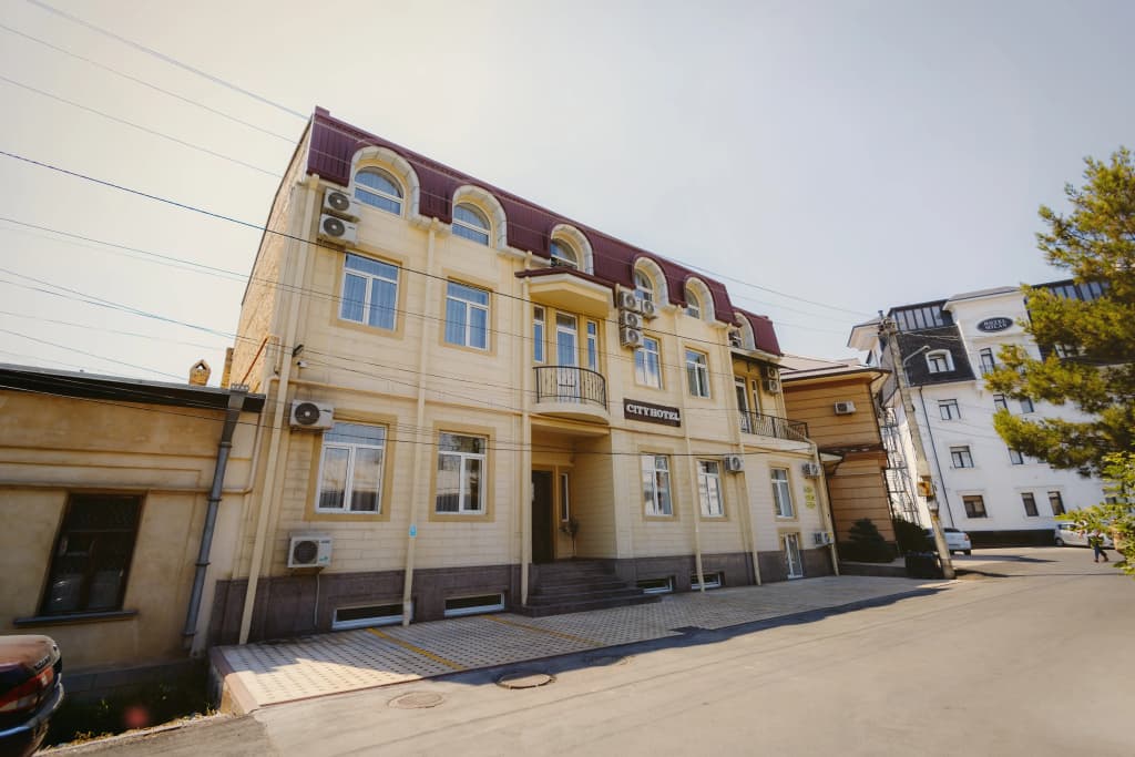City Hotel