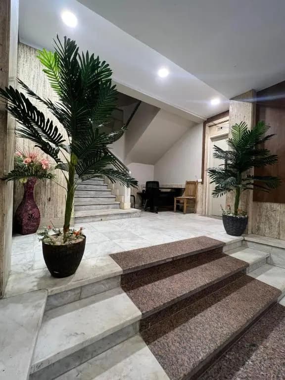 City Hotel