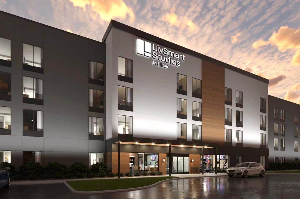 LivSmart Studios Hilton Pensacola I-10 North Davis Hwy