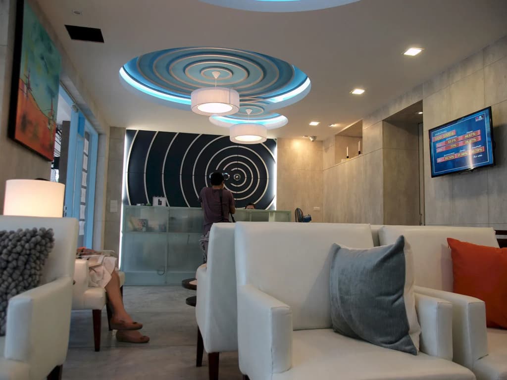 Apo Hotel
