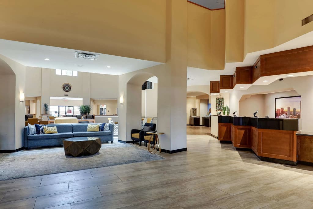Drury Inn & Suites Phoenix Airport