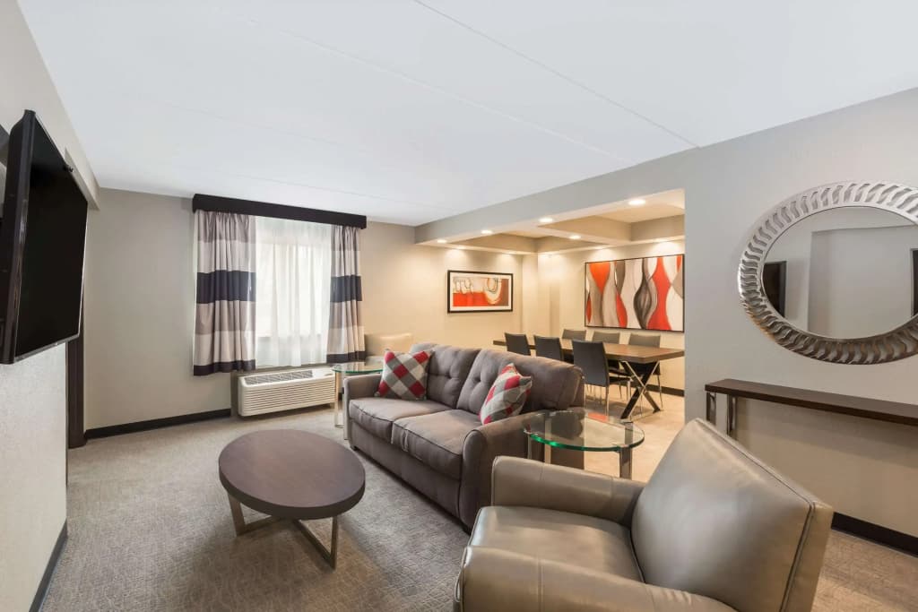 Clarion Inn Des Moines Airport